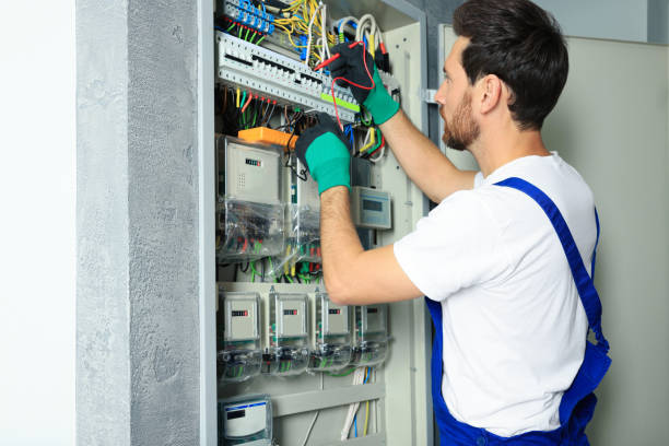 Best Affordable Emergency Electrician  in East Lansing, MI